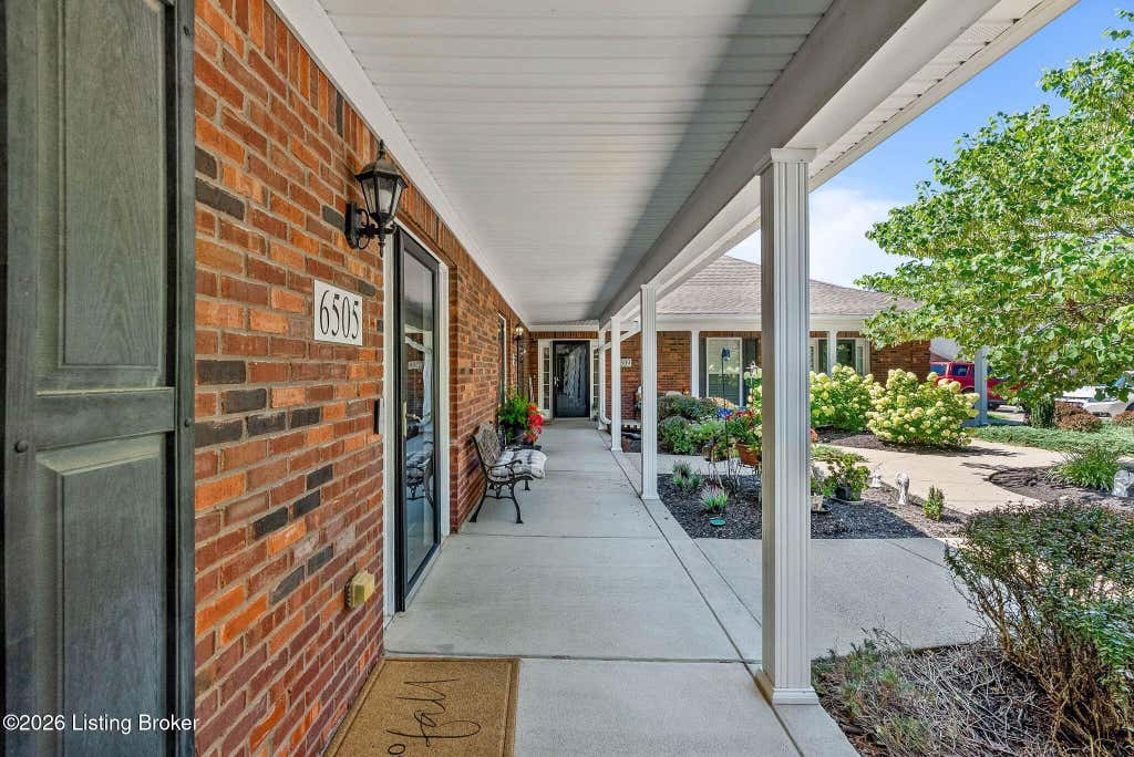 Photo of 6505 Renate Rd, Louisville, KY 40291 (MLS # 1724678)