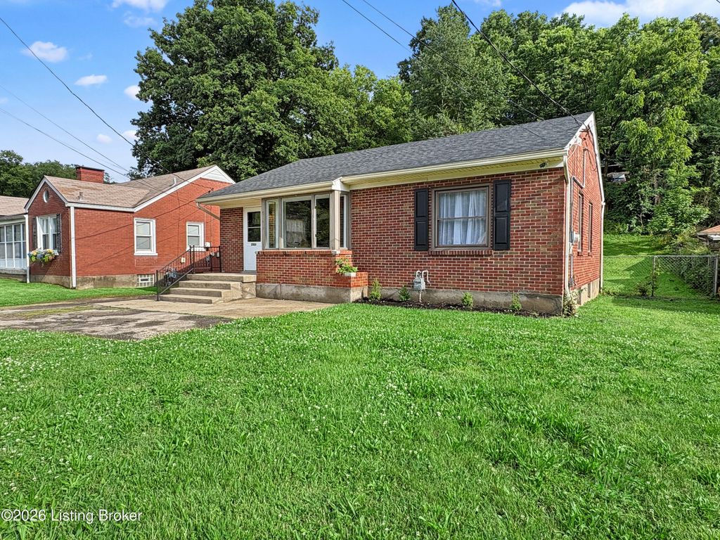 Photo of 2504 Brownsboro Rd, Louisville, KY 40206 (MLS # 1718885)