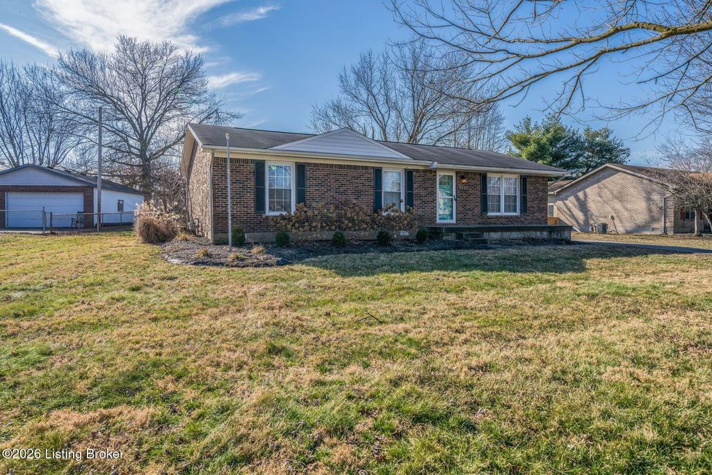 Photo of 225 Adams Dr, Mt Washington, KY 40047 (MLS # 1707528)