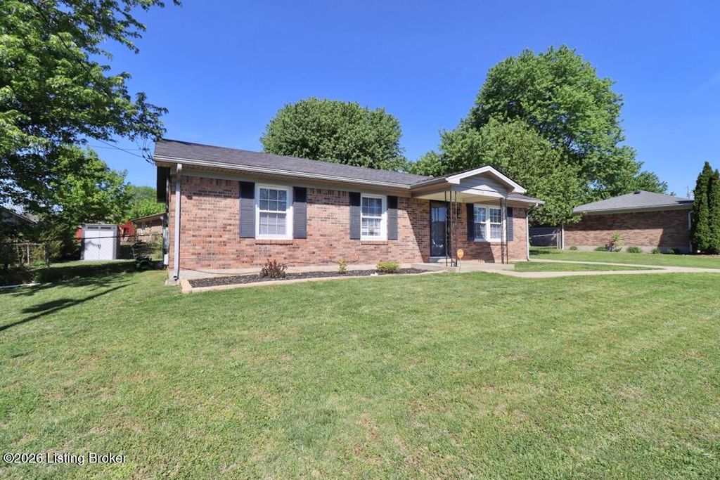 Photo of 1118 Flatlick Rd, Mt Washington, KY 40047 (MLS # 1715033)