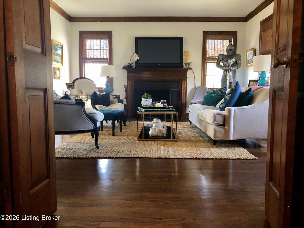 Photo of 11900 Spring Garden Ln, Anchorage, KY 40223 (MLS # 1715823)