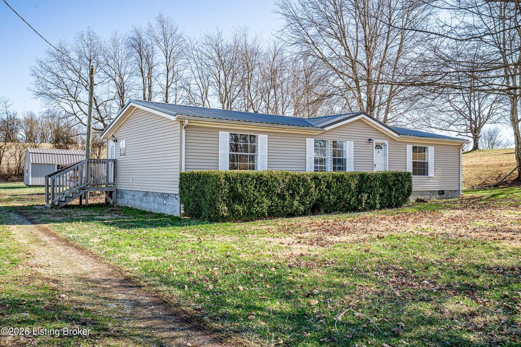 Photo of 672 Whickerville Rd, Hardyville, KY 42746 (MLS # 1707108)