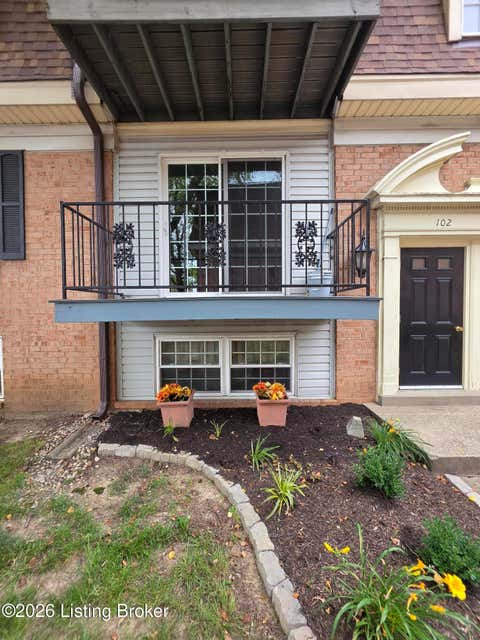 Condo For Sale - 102 Algiers Ct #3<br/> Louisville, KY 40218