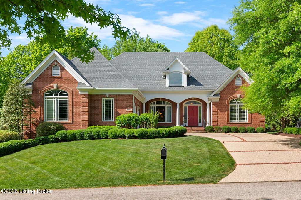 Photo of 1622 Two Springs Pl, Louisville, KY 40207 (MLS # 1715438)