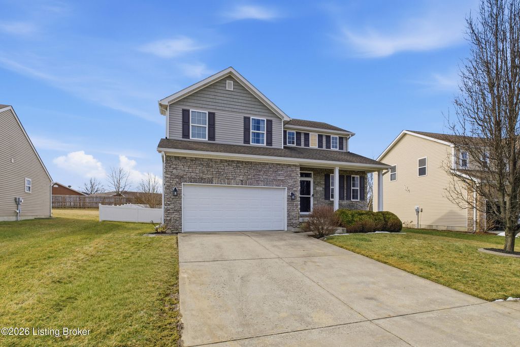 Photo of 12004 Longview Farm Dr, Louisville, KY 40299 (MLS # 1709021)