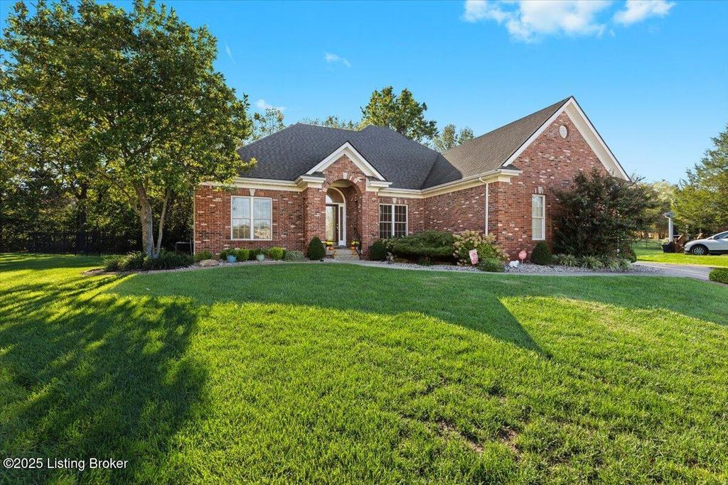 Photo of 17502 Polo Creek Pl, Louisville, KY 40245 (MLS # 1700580)