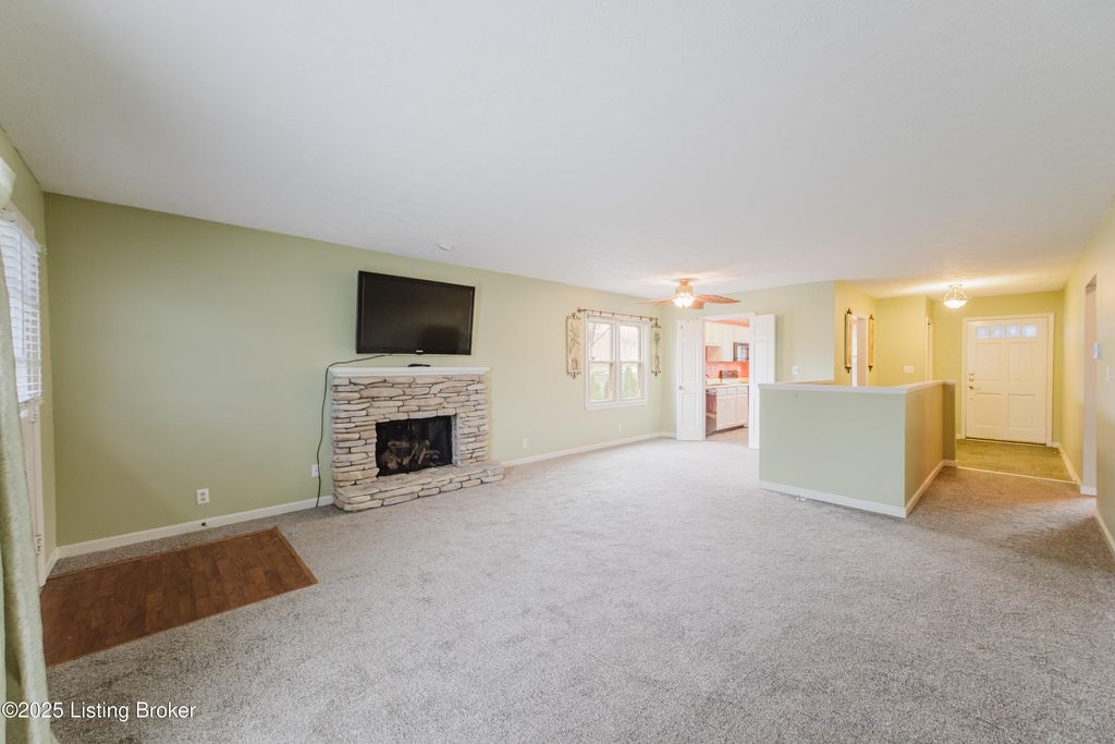 Photo of 10617 Sycamore Trail, Louisville, KY 40223 (MLS # 1704499)
