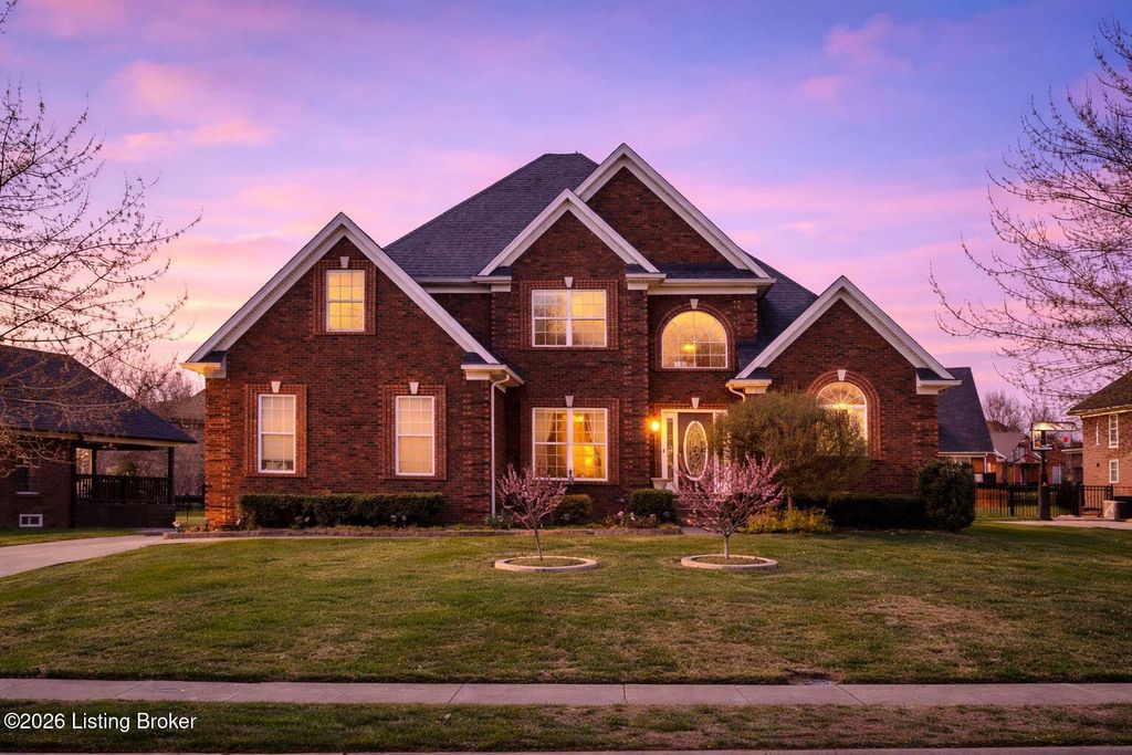 Photo of 10410 Vista Hills Blvd, Louisville, KY 40291 (MLS # 1714983)