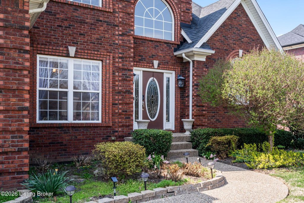 Photo of 10410 Vista Hills Blvd, Louisville, KY 40291 (MLS # 1714983)