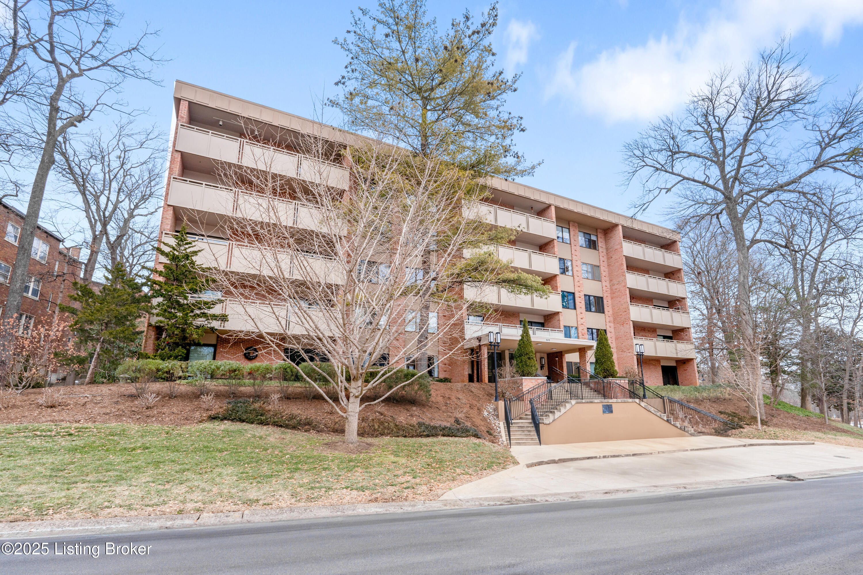 1611 Spring Dr #APT 3C, Louisville, Kentucky image 2