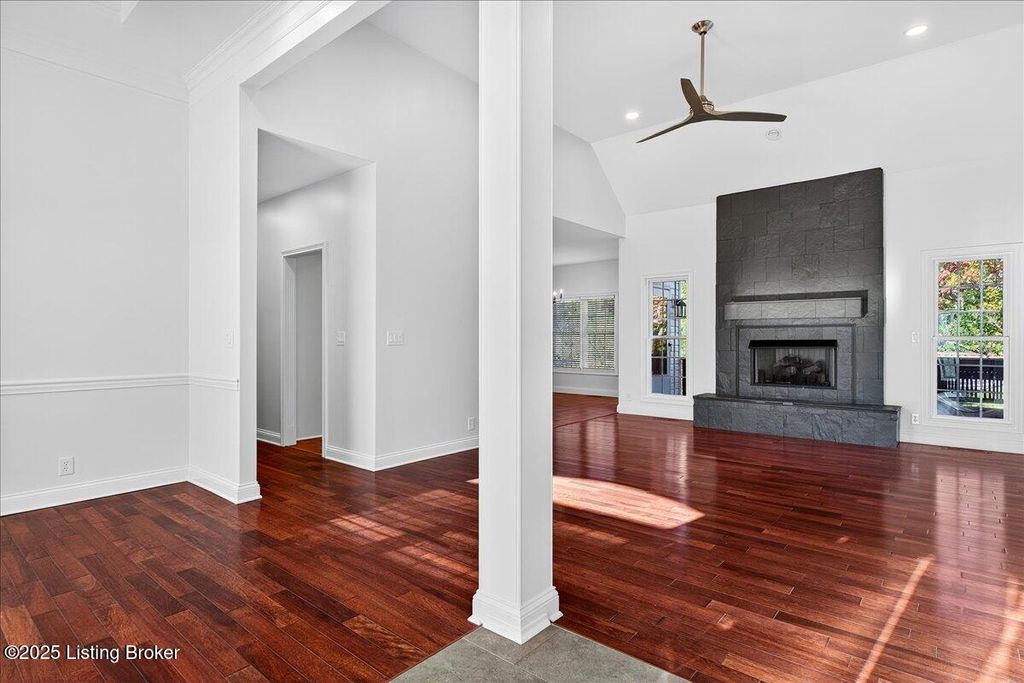 Photo of 13615 Forest Bend Cir, Louisville, KY 40245 (MLS # 1702187)