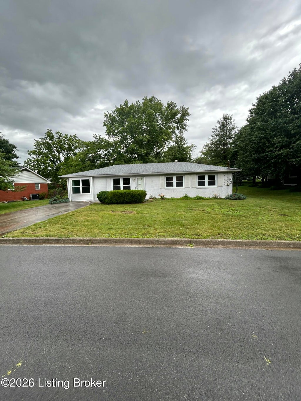 Photo of 609 Pike St, Elizabethtown, KY 42701 (MLS # 1722769)