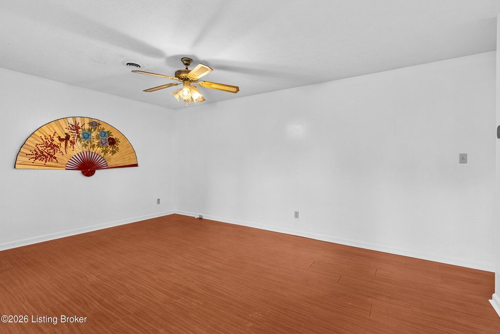 Photo of 202 Clore Ave, La Grange, KY 40031 (MLS # 1718236)