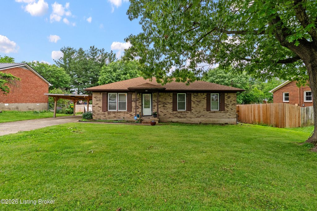 Photo of 202 Clore Ave, La Grange, KY 40031 (MLS # 1718236)