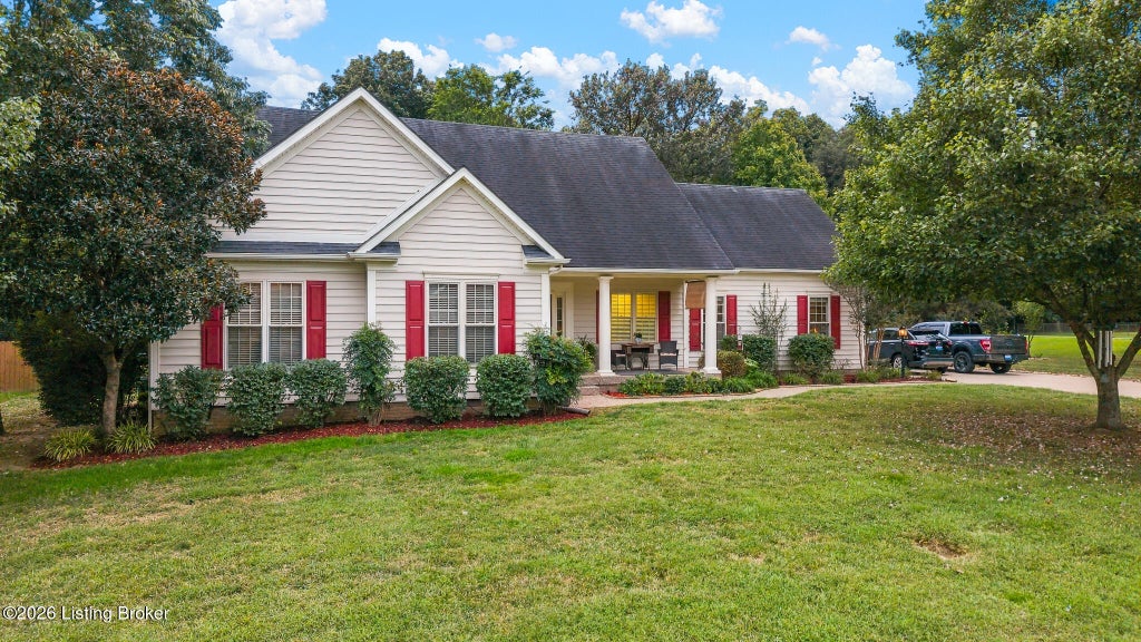 Photo of 130 Locust Grove Ct, Bardstown, KY 40004 (MLS # 1730051)