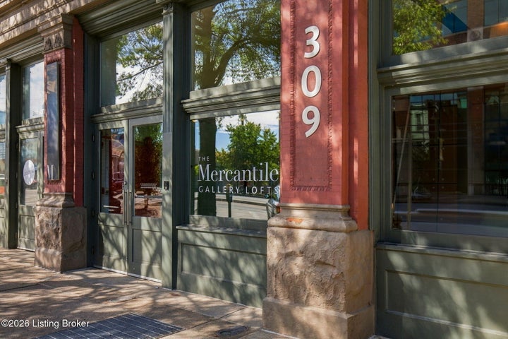 Photo 1 of 58 — 309 E Market St 302, Louisville, KY 40202
