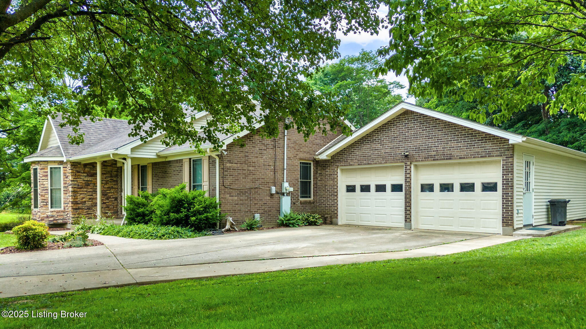 2840 Oakwood Dr, Bardstown, Pennsylvania image 2