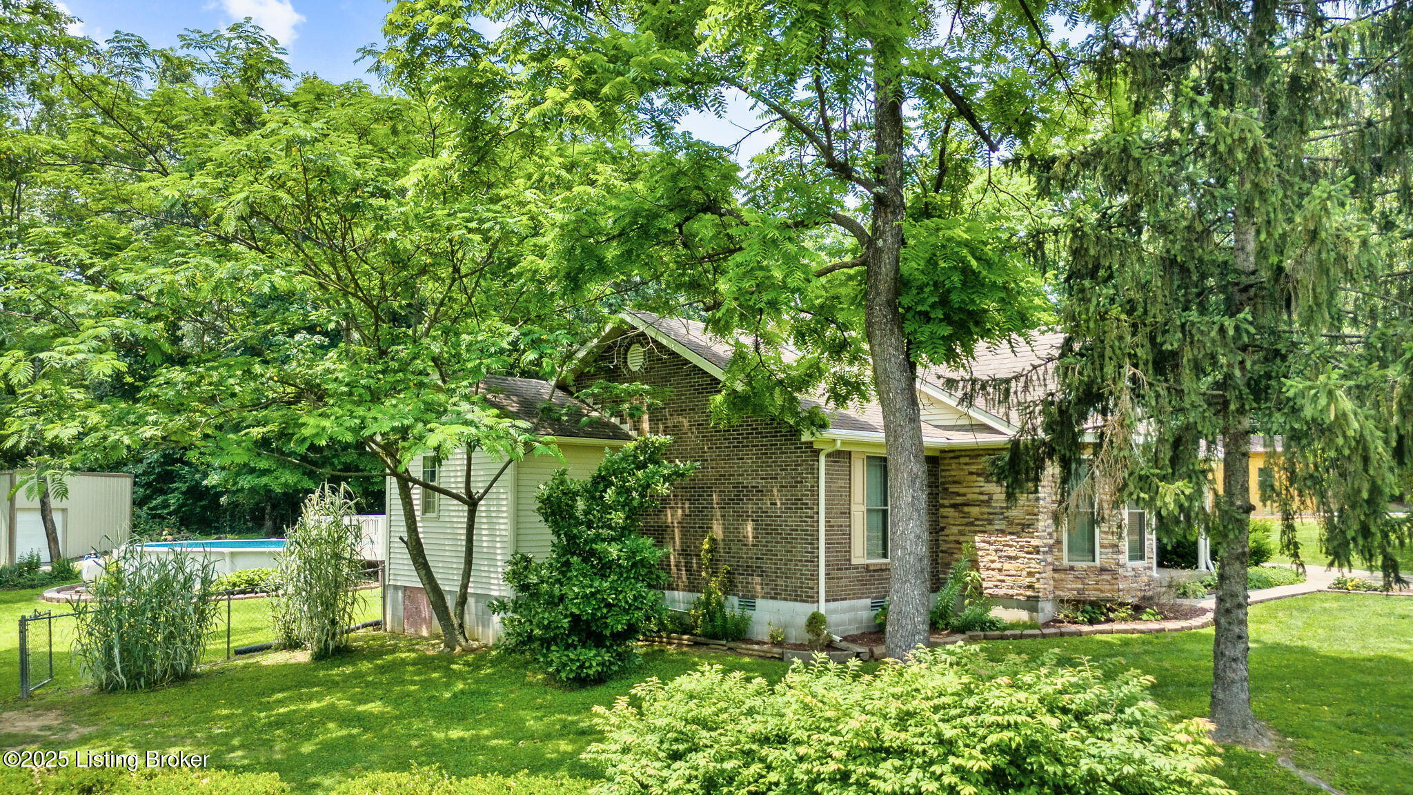 2840 Oakwood Dr, Bardstown, Pennsylvania image 3