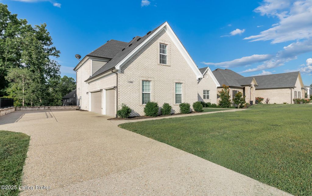 Photo of 17400 Shakes Creek Dr, Fisherville, KY 40023 (MLS # 1699262)