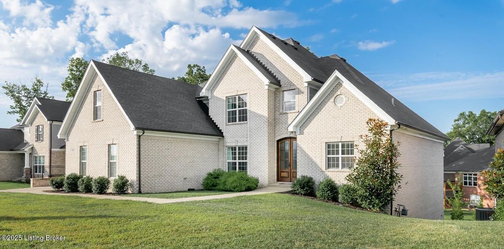 Photo of 17400 Shakes Creek Dr, Fisherville, KY 40023 (MLS # 1699262)