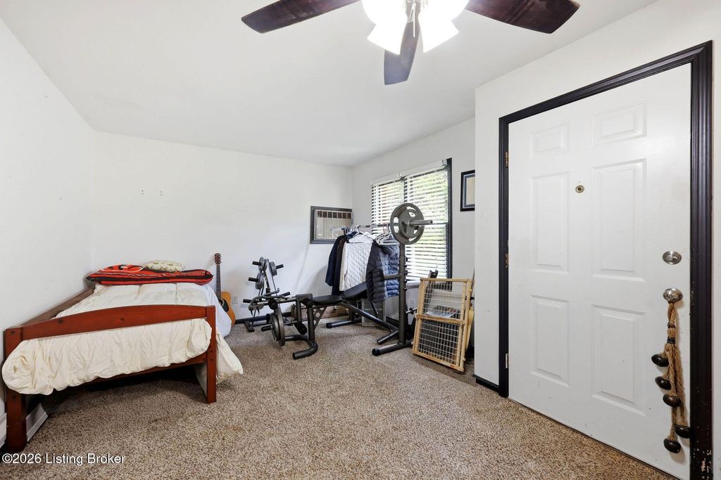 Photo of 12610 Hiawatha Ave, Louisville, KY 40223 (MLS # 1715864)