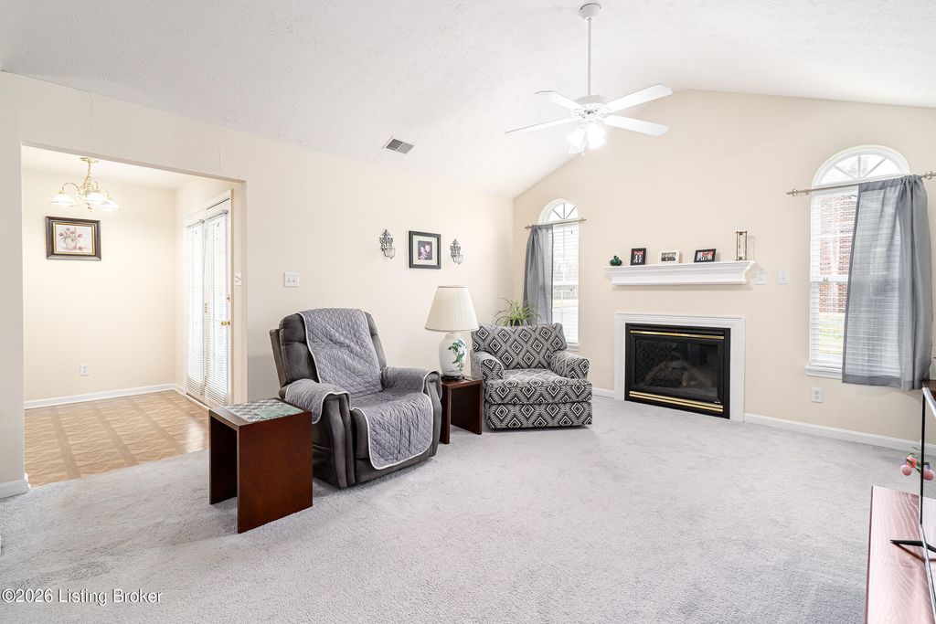 Photo of 5204 Sand Wood Ln, Louisville, KY 40272 (MLS # 1710086)