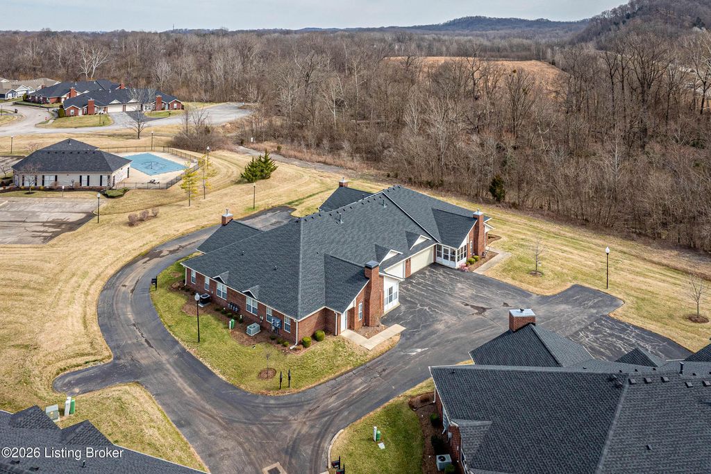 Photo of 5204 Sand Wood Ln, Louisville, KY 40272 (MLS # 1710086)