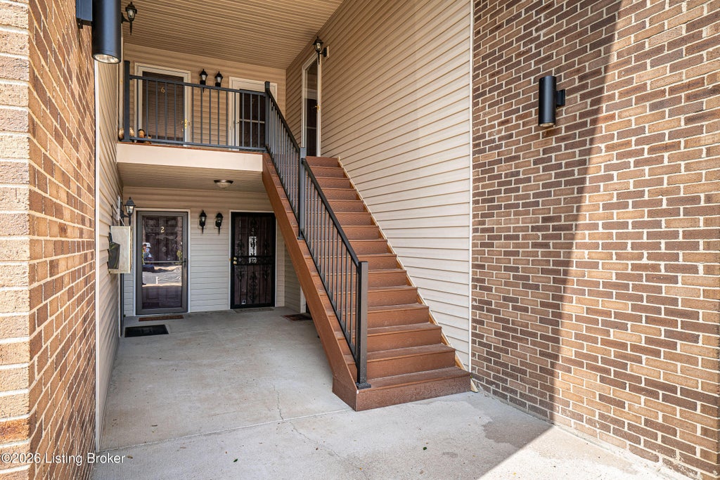 Photo of 11909 Tazwell Dr #8, Louisville, KY 40245 (MLS # 1728650)