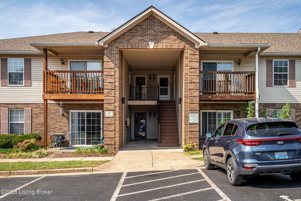 Photo of 11909 Tazwell Dr #8, Louisville, KY 40245 (MLS # 1728650)