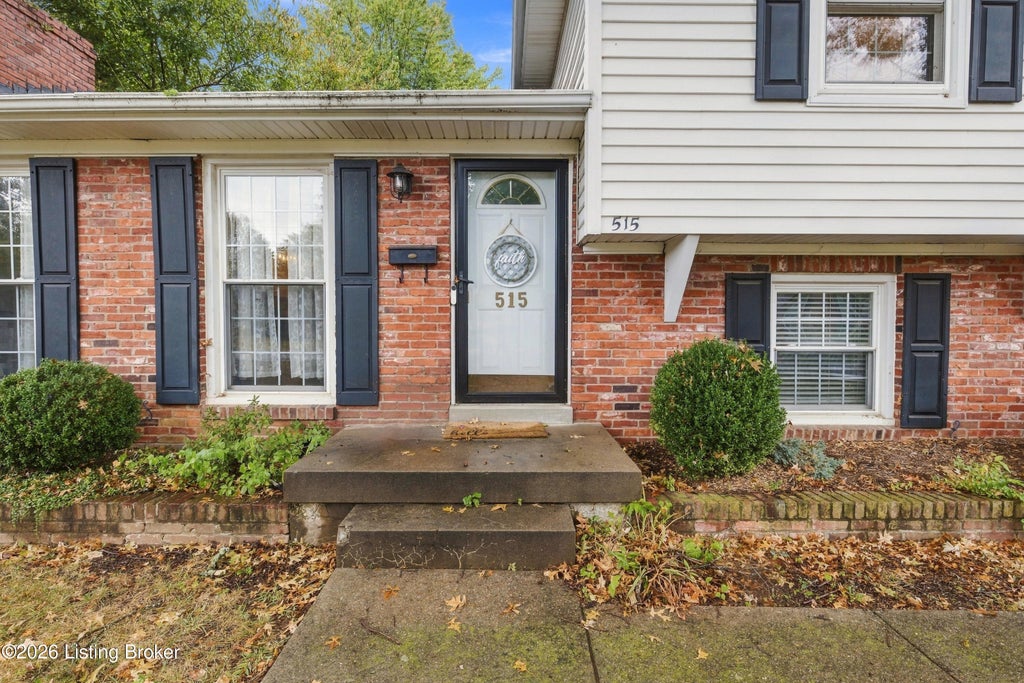 Photo of 515 Lyndale Ave, Louisville, KY 40222 (MLS # 1731142)