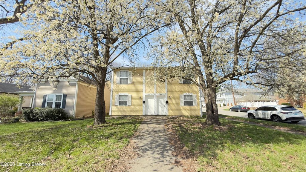 Photo of 729 E Court Ave, Jeffersonville, IN 47130 (MLS # 1712053)