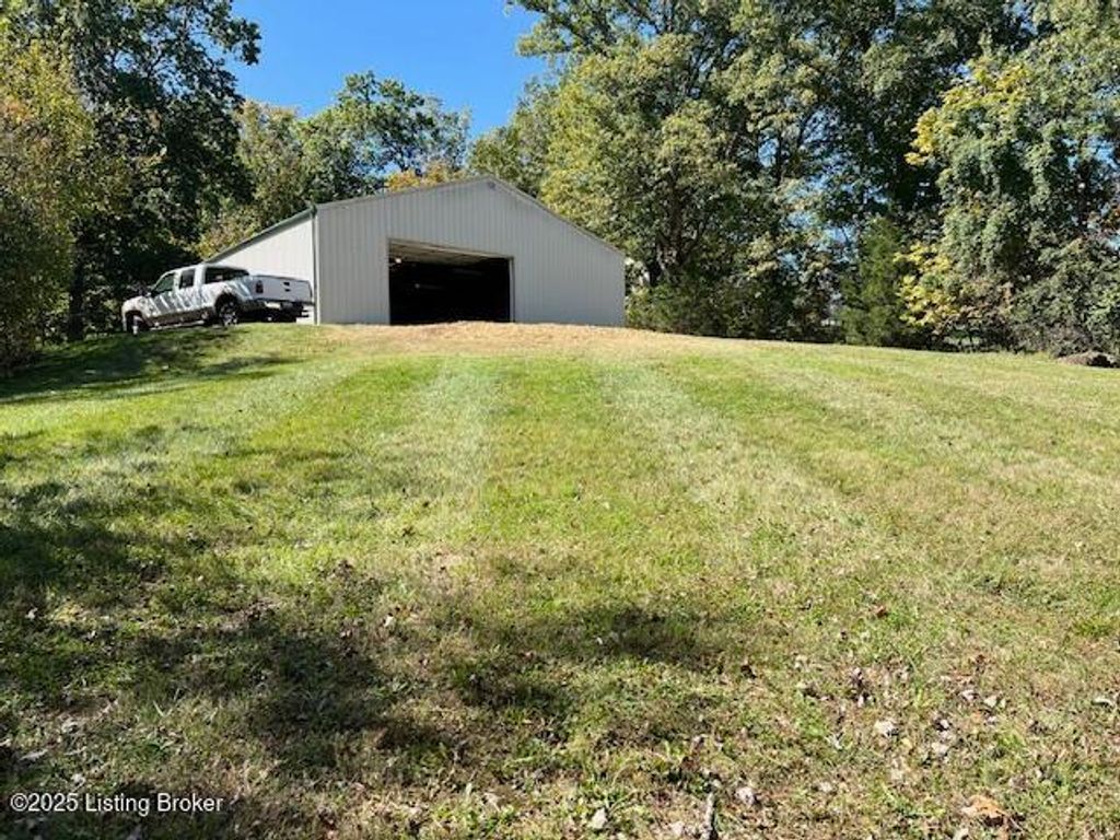 Photo of 1464 E. Sanders Ln, Mt Washington, KY 40047 (MLS # 1703370)