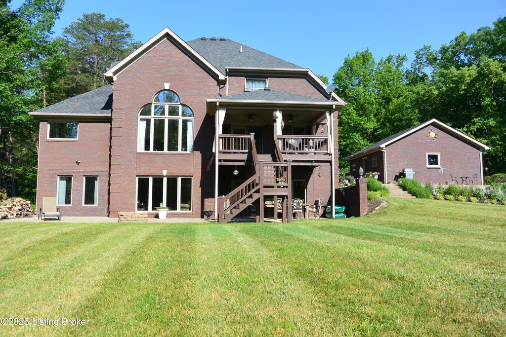 Photo of 1464 E. Sanders Ln, Mt Washington, KY 40047 (MLS # 1703370)