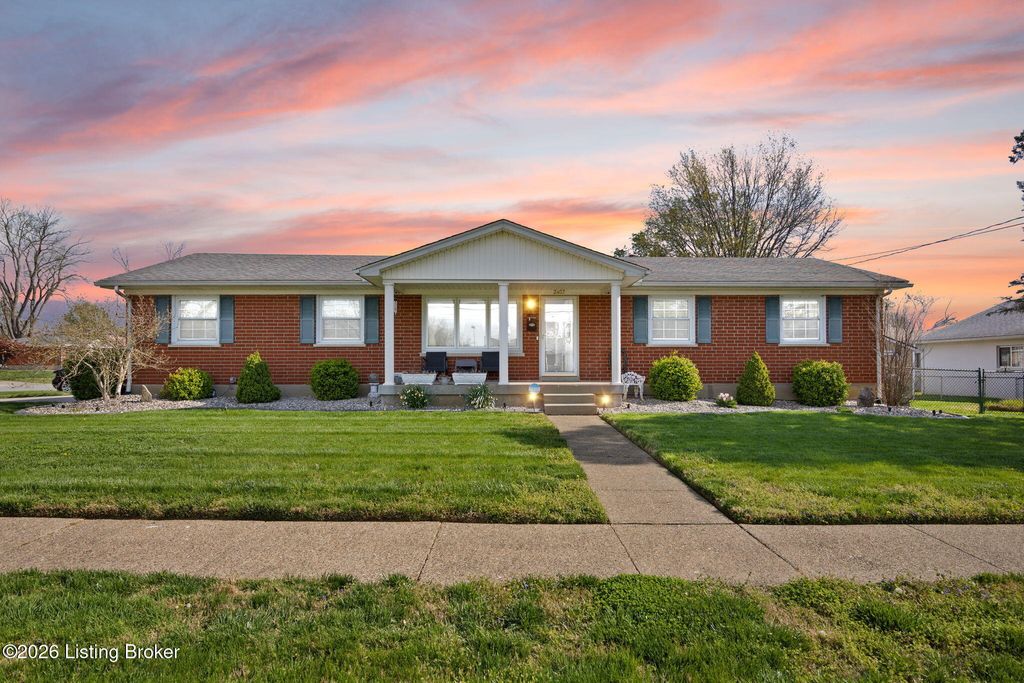 Photo of 2407 Roddy Rd, Louisville, KY 40216 (MLS # 1713388)