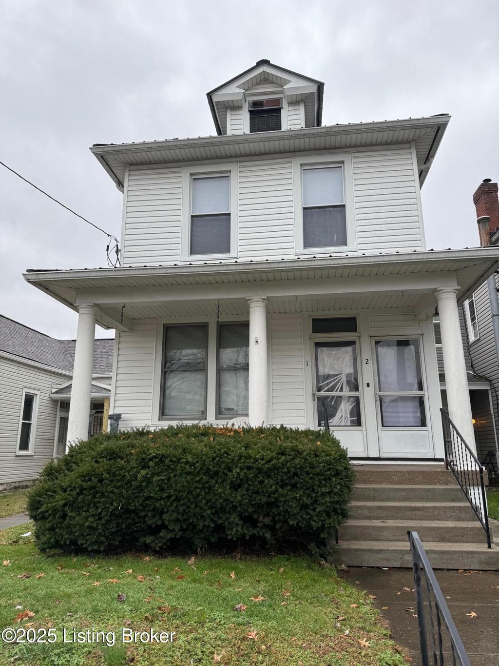 Photo of 1002 Charles St, Louisville, KY 40204 (MLS # 1705725)