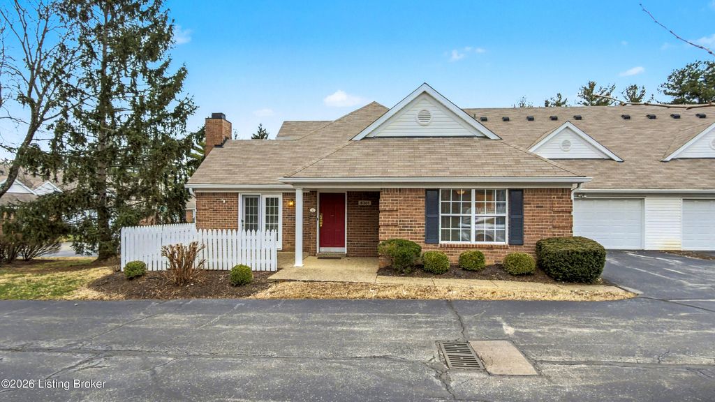 Photo of 8301 Bellis Way, Lyndon, KY 40242 (MLS # 1706025)