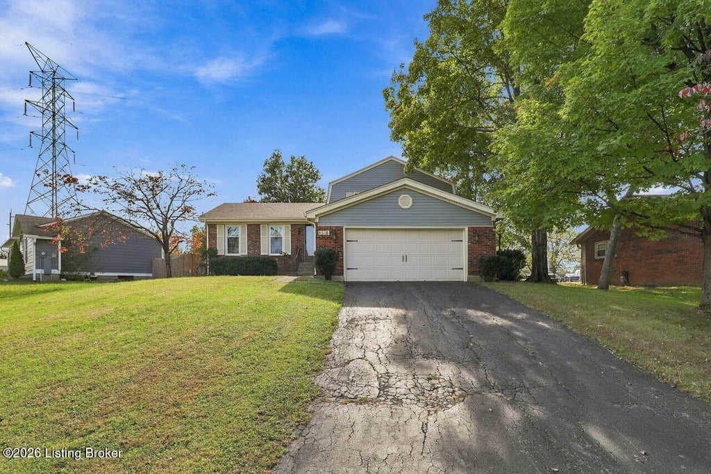 Photo of 8516 Laverne Dr, Jeffersontown, KY 40299 (MLS # 1732996)