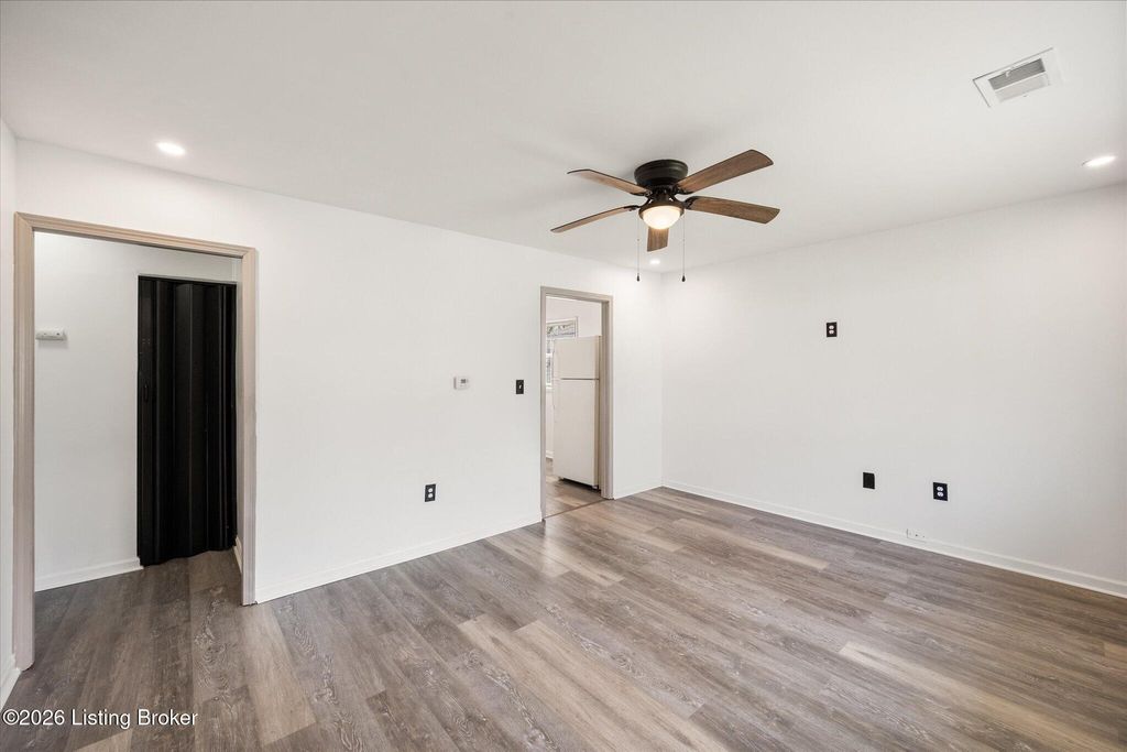 Photo of 223 N 37th St, Louisville, KY 40212 (MLS # 1713100)