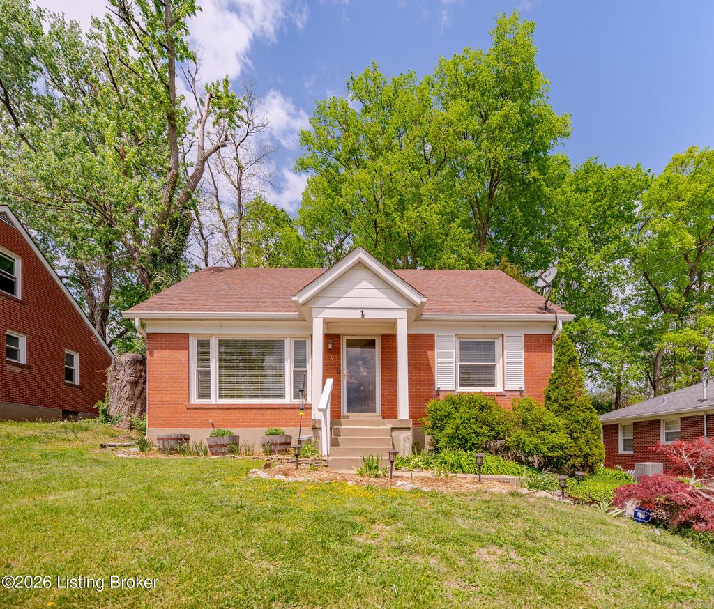 Photo of 1605 Ehrler Dr, Louisville, KY 40213 (MLS # 1714557)