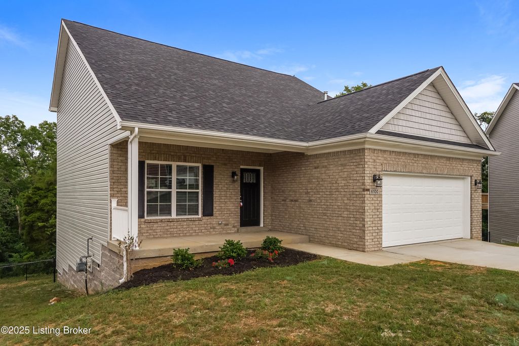 Photo of 6100 Port Antonio Rd, Louisville, KY 40219 (MLS # 1705791)