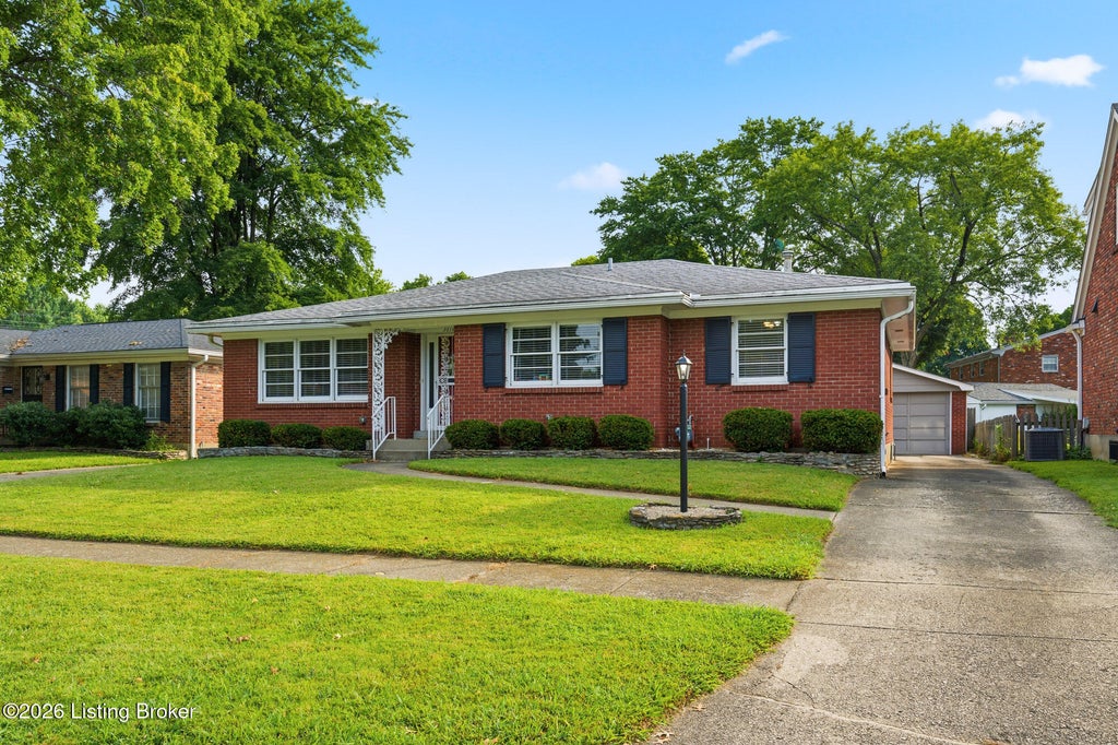 Photo of 3616 Deibel Way, Louisville, KY 40220 (MLS # 1726584)