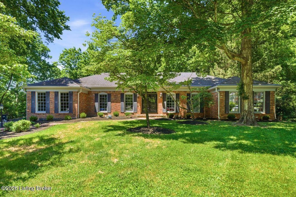 Photo of 1904 Charbdin Pl, Louisville, KY 40207 (MLS # 1705823)