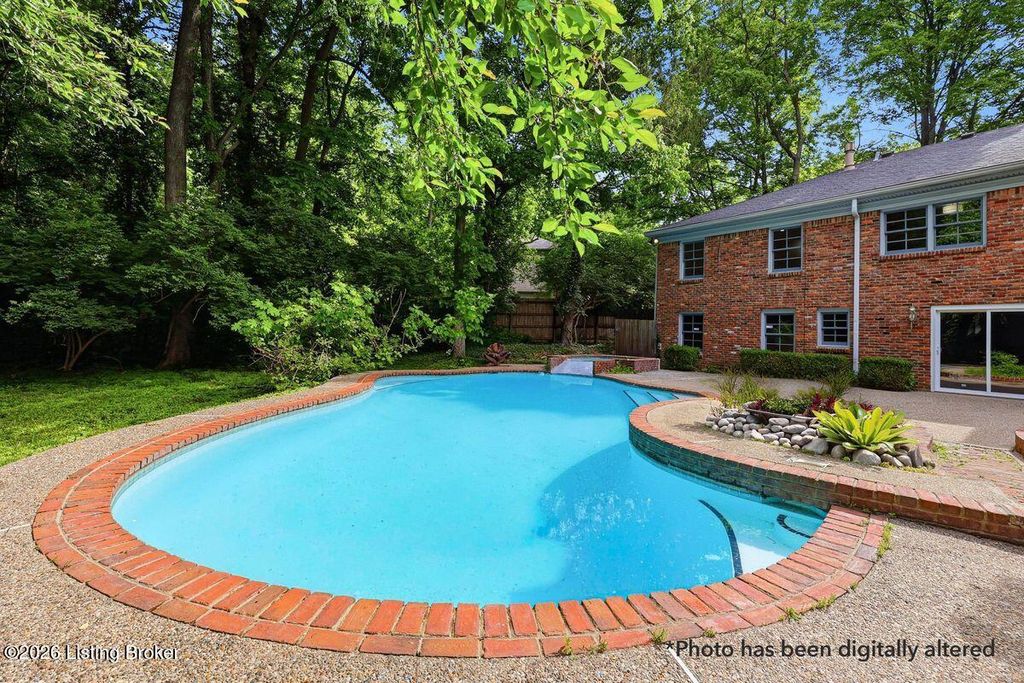 Photo of 1904 Charbdin Pl, Louisville, KY 40207 (MLS # 1705823)