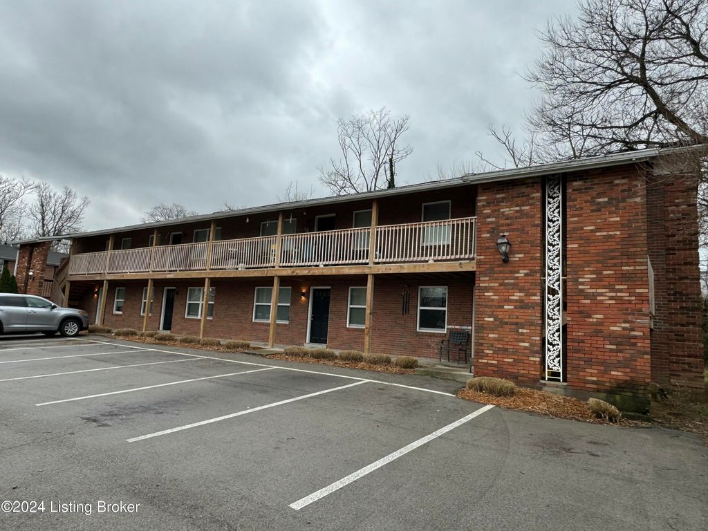Photo of 7110 Floydsburg Rd #5, Crestwood, KY 40014 (MLS # 1707941)
