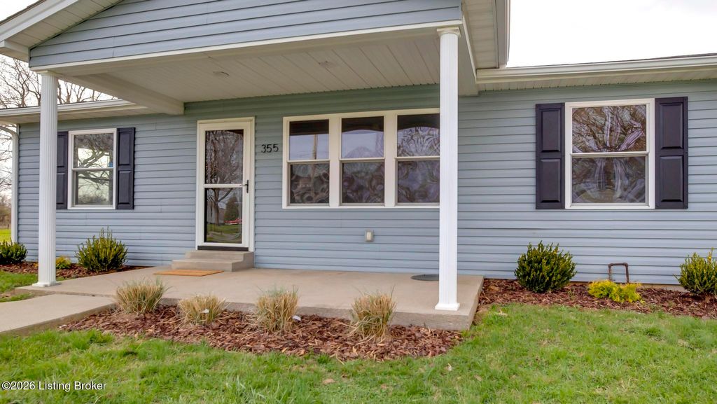 Photo of 355 Ardmore Ln, Shelbyville, KY 40065 (MLS # 1712517)