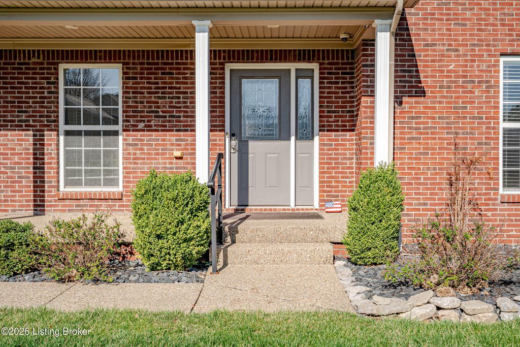 Photo of 978 Heritage Way, Mt Washington, KY 40047 (MLS # 1711581)