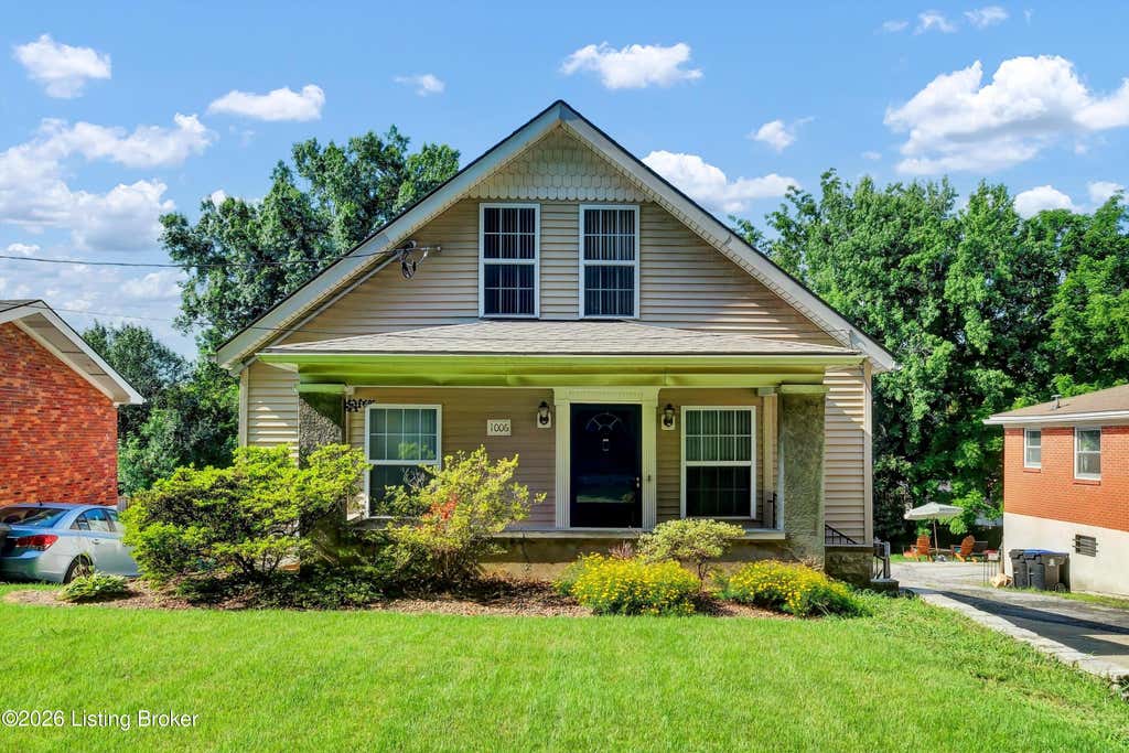 Photo of 1006 Palatka Rd, Louisville, KY 40214 (MLS # 1722950)