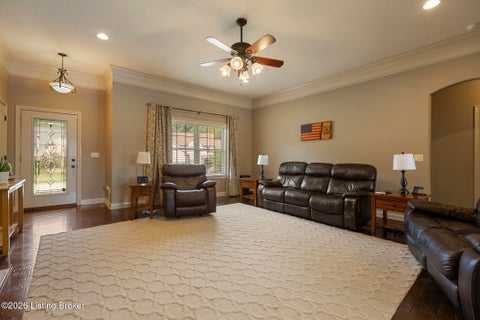 Tiny photo for 4063 Viewcrest Loop, Floyds Knobs, IN 47119 (MLS # 1730261)