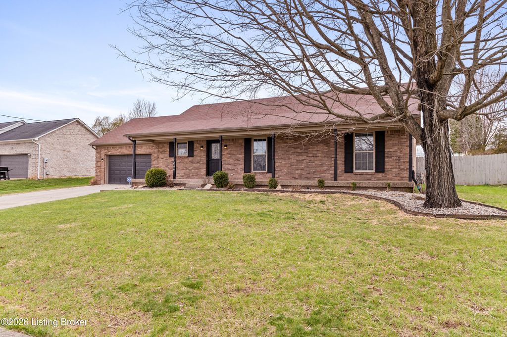 Photo of 544 Jasper Ln, Mt Washington, KY 40047 (MLS # 1712096)