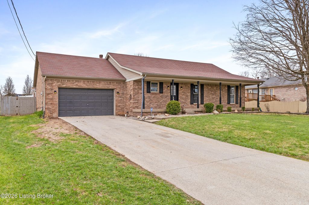 Photo of 544 Jasper Ln, Mt Washington, KY 40047 (MLS # 1712096)